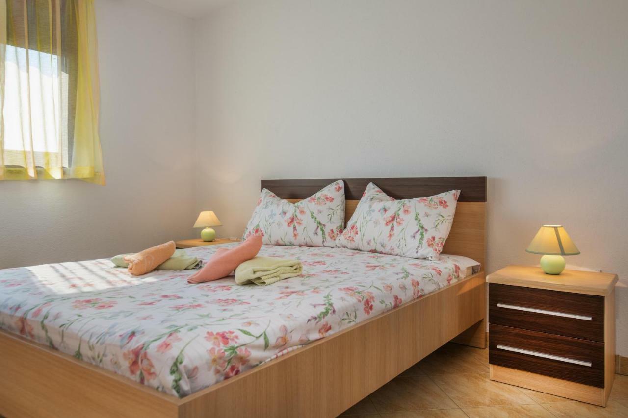 Ferienhaus Mary Лижнян Экстерьер фото