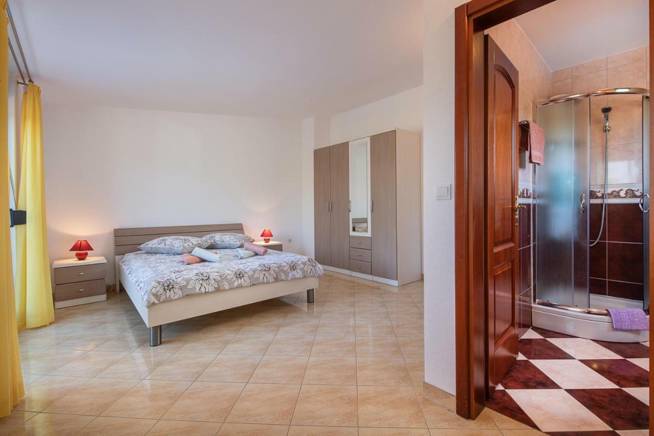 Ferienhaus Mary Лижнян Экстерьер фото