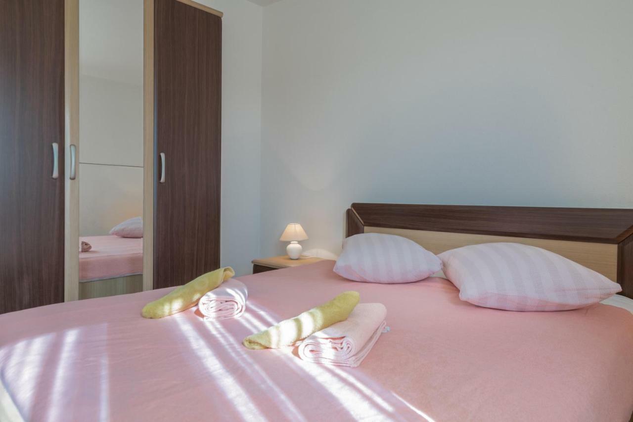 Ferienhaus Mary Лижнян Экстерьер фото
